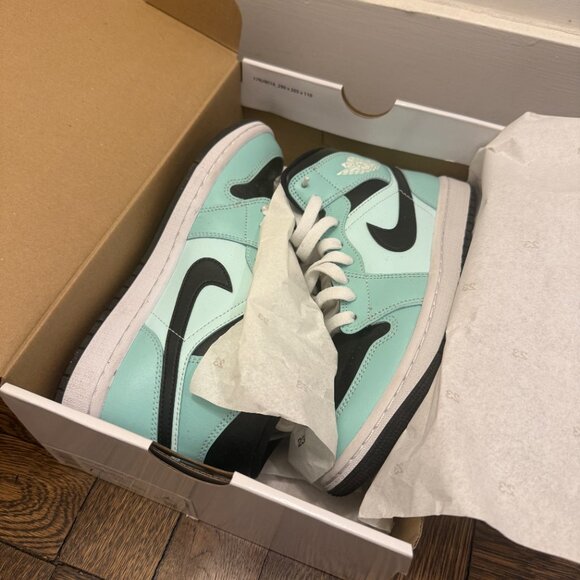 Air Jordan 1 Mid - Women's Size 7 - Aqua blue tint - Picture 2 of 3